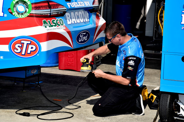 Monster Energy NASCAR Cup Series
Toyota Owners 400
Richmond International Raceway, Richmond, VA USA
Friday 28 April 2017
Aric Almirola, Richard Petty Motorsports, Smithfield Ford Fusion
World Copyright: Rusty Jarrett
LAT Images
ref: Digital Image 17RIC1rj_1382 Monster Energy NASCAR Cup Series
Toyota Owners 400
Richmond International Raceway, Richmond, VA USA
Friday 28 April 2017
Aric Almirola, Richard Petty Motorsports, Smithfield Ford Fusion
World Copyright: Rusty Jarrett
LAT Images
ref: Digital Image 17RIC1rj_1382