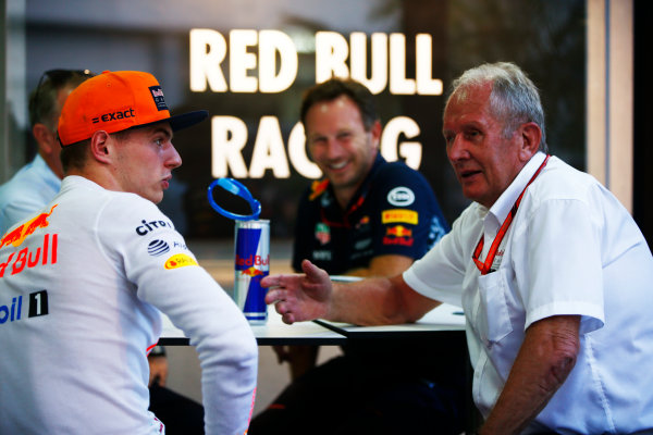 Sepang International Circuit, Sepang, Malaysia.
Saturday 30 September 2017.
Max Verstappen, Red Bull, Christian Horner, Team Principal, Red Bull Racing, and Helmut Markko, Consultant, Red Bull Racing.
World Copyright: Andy Hone/LAT Images
ref: Digital Image _ONZ9815 Sepang International Circuit, Sepang, Malaysia.
Saturday 30 September 2017.
Max Verstappen, Red Bull, Christian Horner, Team Principal, Red Bull Racing, and Helmut Markko, Consultant, Red Bull Racing.
World Copyright: Andy Hone/LAT Images
ref: Digital Image _ONZ9815
