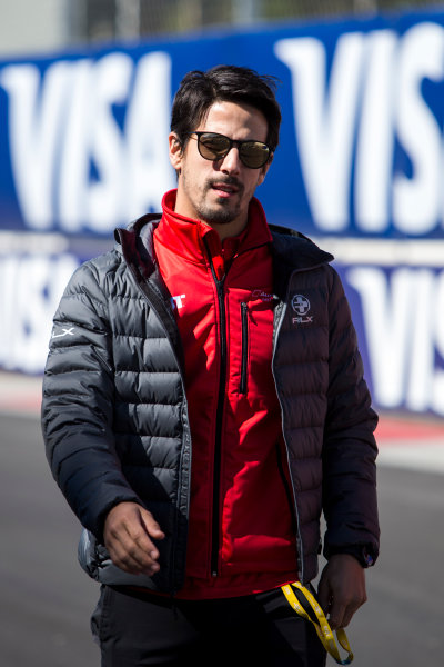 2015/2016 FIA Formula E Championship.
Mexico City ePrix, Autodromo Hermanos Rodriguez, Mexico City, Mexico.
Friday 11 March 2016.
Lucas Di Grassi (BRA), ABT Audi Sport FE01.
Photo: Zak Mauger/LAT/Formula E
ref: Digital Image _79P2324 2015/2016 FIA Formula E Championship.
Mexico City ePrix, Autodromo Hermanos Rodriguez, Mexico City, Mexico.
Friday 11 March 2016.
Lucas Di Grassi (BRA), ABT Audi Sport FE01.
Photo: Zak Mauger/LAT/Formula E
ref: Digital Image _79P2324