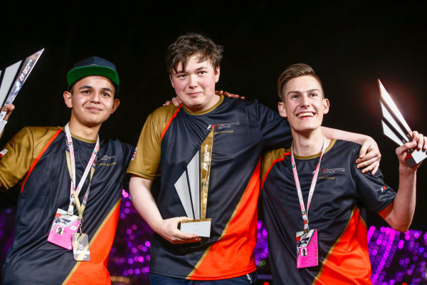 Yas Marina Circuit, Abu Dhabi, United Arab Emirates.
Saturday 25 November 2017.
Brendon Leigh celebrates on the podium after winning the E-Sports event.
World Copyright: Andrew Hone/LAT Images 
ref: Digital Image _ONY2444