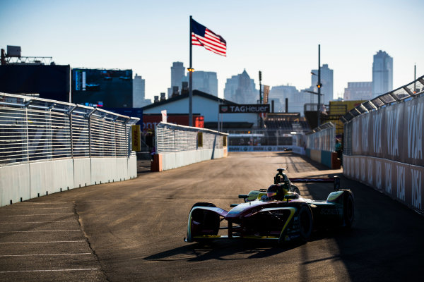 2016/2017 FIA Formula E Championship.
Round 10 - New York City ePrix, Brooklyn, New York, USA.
Sunday 16 July 2017.
Daniel Abt (GER), ABT Schaeffler Audi Sport, Spark-Abt Sportsline, ABT Schaeffler FE02.
Photo: Sam Bloxham/LAT/Formula E
ref: Digital Image _J6I4170 2016/2017 FIA Formula E Championship.
Round 10 - New York City ePrix, Brooklyn, New York, USA.
Sunday 16 July 2017.
Daniel Abt (GER), ABT Schaeffler Audi Sport, Spark-Abt Sportsline, ABT Schaeffler FE02.
Photo: Sam Bloxham/LAT/Formula E
ref: Digital Image _J6I4170