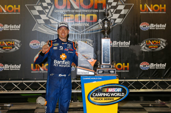 NASCAR Camping World Truck Series
UNOH 200
Bristol Motor Speedway, Bristol, TN USA
Thursday 17 August 2017
Kyle Busch, Banfield Pet Hospital Toyota Tundra, celebrates in victory lane.
World Copyright: Russell LaBountyLAT Images NASCAR Camping World Truck Series
UNOH 200
Bristol Motor Speedway, Bristol, TN USA
Thursday 17 August 2017
Kyle Busch, Banfield Pet Hospital Toyota Tundra, celebrates in victory lane.
World Copyright: Russell LaBountyLAT Images