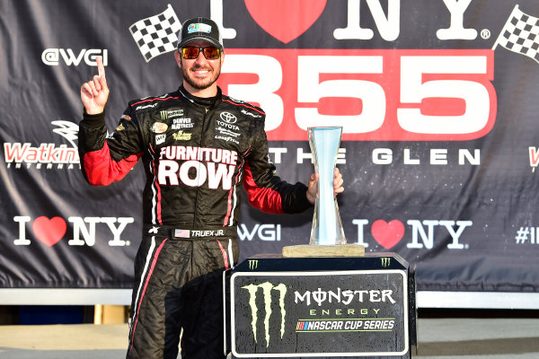 Monster Energy NASCAR Cup Series
I LOVE NEW YORK 355 at The Glen
Watkins Glen International, Watkins Glen, NY USA
Sunday 6 August 2017
Martin Truex Jr, Furniture Row Racing, Furniture Row/Denver Mattress Toyota Camry celebrates in victory lane 
World Copyright: John Harrelson
LAT Images