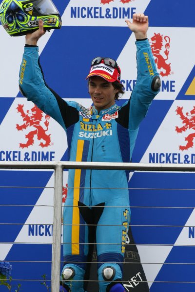 2007 Moto GP British Grand Prix.
Donington Park, England.
22nd-24th June 2007.
Chris Vermeulen (Rizla Suzuki Moto GP, Suzuki GSV-R XRG0) celebrates 3rd position on the podium, portrait.
World Copyright: Kevin Wood/LAT Photographic
ref: Digital Image IMG_6397 2007 Moto GP British Grand Prix.
Donington Park, England.
22nd-24th June 2007.
Chris Vermeulen (Rizla Suzuki Moto GP, Suzuki GSV-R XRG0) celebrates 3rd position on the podium, portrait.
World Copyright: Kevin Wood/LAT Photographic
ref: Digital Image IMG_6397