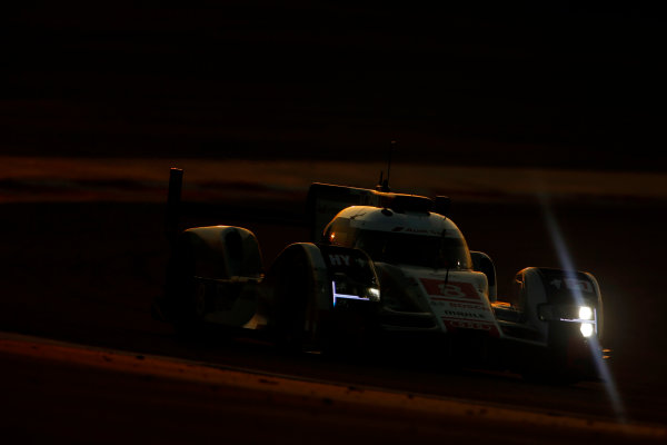 2015 FIA World Endurance Championship
Bahrain 6-Hours
Bahrain International Circuit, Bahrain
Saturday 21 November 2015.
Lucas Di Grassi, Lo?c Duval, Oliver Jarvis (#8 LMP1 Audi Sport Team Joest Audi R18 e-tron quattro).
World Copyright: Alastair Staley/LAT Photographic
ref: Digital Image _79P1220