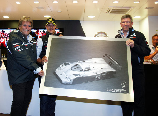 Spa-Francorchamps, Spa, Belgium
27th August 2011.
Michael Schumacher, Mercedes GP W02, celebrates the 20th anniversary of his first Grand Prix start at Spa. Portrait. Atmosphere.
World Copyright: Steve Etherington/LAT Photographic
ref: Digital Image SNE27202 Spa-Francorchamps, Spa, Belgium
27th August 2011.
Michael Schumacher, Mercedes GP W02, celebrates the 20th anniversary of his first Grand Prix start at Spa. Portrait. Atmosphere.
World Copyright: Steve Etherington/LAT Photographic
ref: Digital Image SNE27202