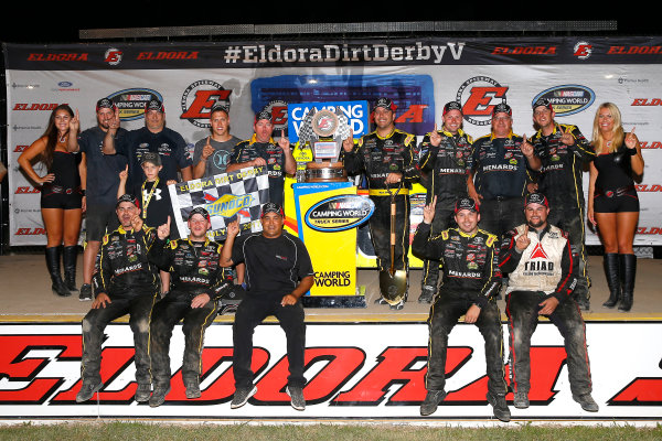 NASCAR Camping World Truck Series
Eldora Dirt Derby
Eldora Speedway, Rossburg, OH USA
Wednesday 19 July 2017
Matt Crafton, Ideal Door / Menards Toyota Tundra celebrates in victory lane
World Copyright: Russell LaBounty
LAT Images NASCAR Camping World Truck Series
Eldora Dirt Derby
Eldora Speedway, Rossburg, OH USA
Wednesday 19 July 2017
Matt Crafton, Ideal Door / Menards Toyota Tundra celebrates in victory lane
World Copyright: Russell LaBounty
LAT Images