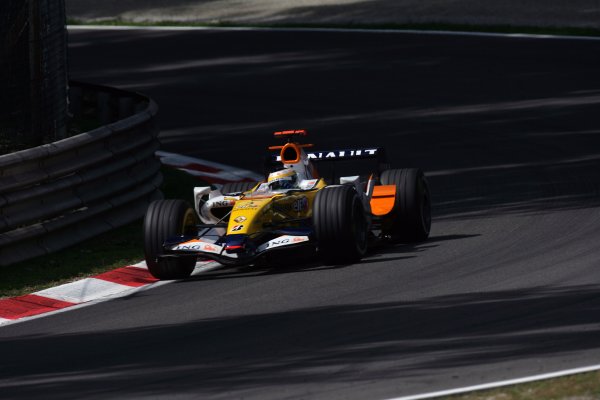 2007 Italian Grand Prix - Friday Practice
Autodromo di Monza, Monza, Italy.
7th September 2007.
Giancarlo Fisichella, Renault R27. Action.
World Copyright: Steven Tee/LAT Photographic
ref: Digital Image YY2Z8321 2007 Italian Grand Prix - Friday Practice
Autodromo di Monza, Monza, Italy.
7th September 2007.
Giancarlo Fisichella, Renault R27. Action.
World Copyright: Steven Tee/LAT Photographic
ref: Digital Image YY2Z8321