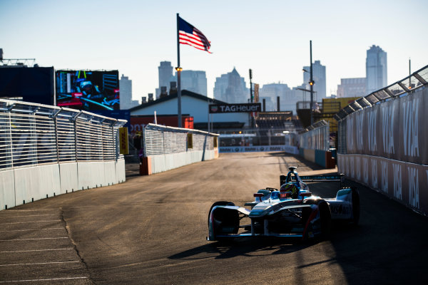 2016/2017 FIA Formula E Championship.
Round 10 - New York City ePrix, Brooklyn, New York, USA.
Sunday 16 July 2017.
Robin Frijns (NLD), Amlin Andretti, Spark-Andretti, ATEC-02.
Photo: Sam Bloxham/LAT/Formula E
ref: Digital Image _J6I4166 2016/2017 FIA Formula E Championship.
Round 10 - New York City ePrix, Brooklyn, New York, USA.
Sunday 16 July 2017.
Robin Frijns (NLD), Amlin Andretti, Spark-Andretti, ATEC-02.
Photo: Sam Bloxham/LAT/Formula E
ref: Digital Image _J6I4166
