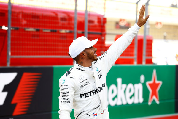 Circuit of the Americas, Austin, Texas, United States of America.
Saturday 21 October 2017.
Lewis Hamilton, Mercedes F1 W08 EQ Power+, waves to the fans after taking Pole Position.
World Copyright: Steven Tee/LAT Images
ref: Digital Image _O3I4026 Circuit of the Americas, Austin, Texas, United States of America.
Saturday 21 October 2017.
Lewis Hamilton, Mercedes F1 W08 EQ Power+, waves to the fans after taking Pole Position.
World Copyright: Steven Tee/LAT Images
ref: Digital Image _O3I4026