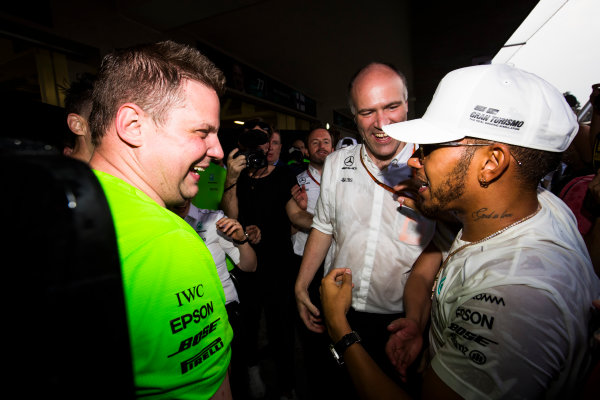 Autodromo Hermanos Rodriguez, Mexico City, Mexico.
Sunday 29 October 2017.
Lewis Hamilton, Mercedes AMG, celebrates with team mates after securing his 4th world drivers championship title.
World Copyright: Sam Bloxham/LAT Images 
ref: Digital Image _W6I1616